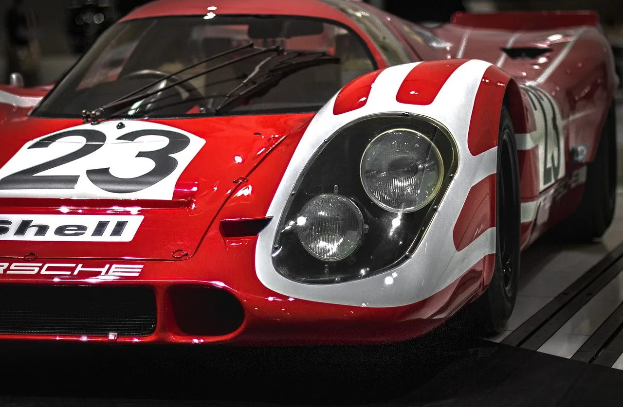 Autonomiczne systemy wspomagania w luksusowych coupe