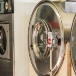 Jak prać wełniane spodnie garniturowe w domu